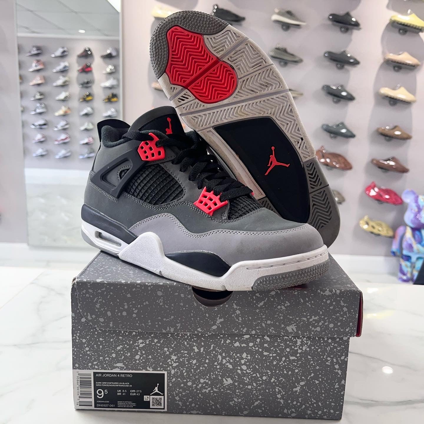 Jordan 4 Retro Infrared (PREOWNED)