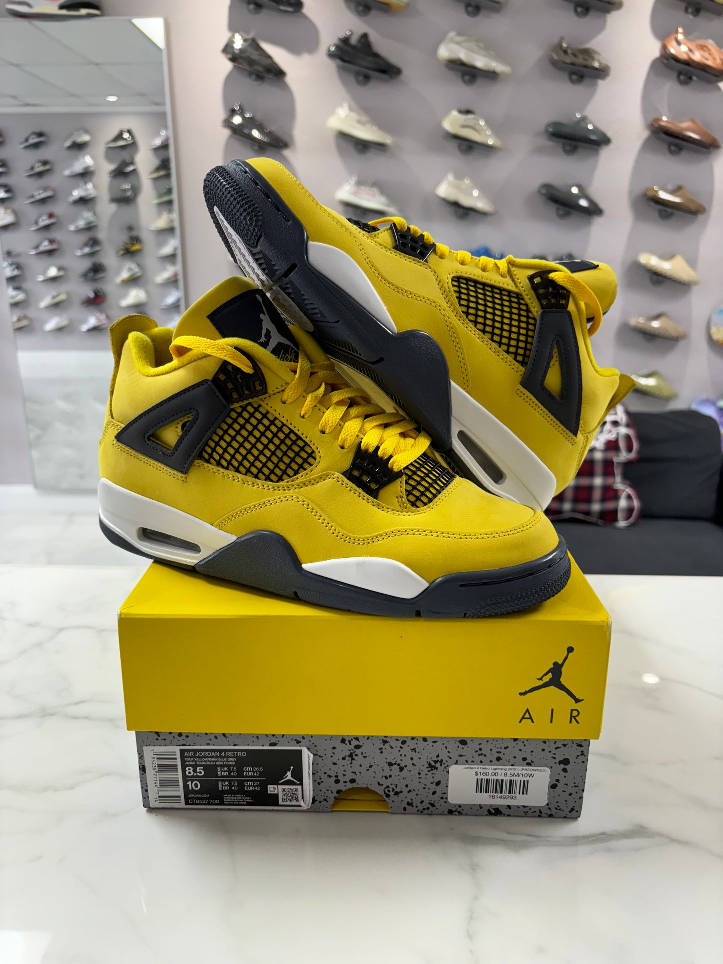 Jordan 4 Retro Lightning (2021) (PREOWNED)