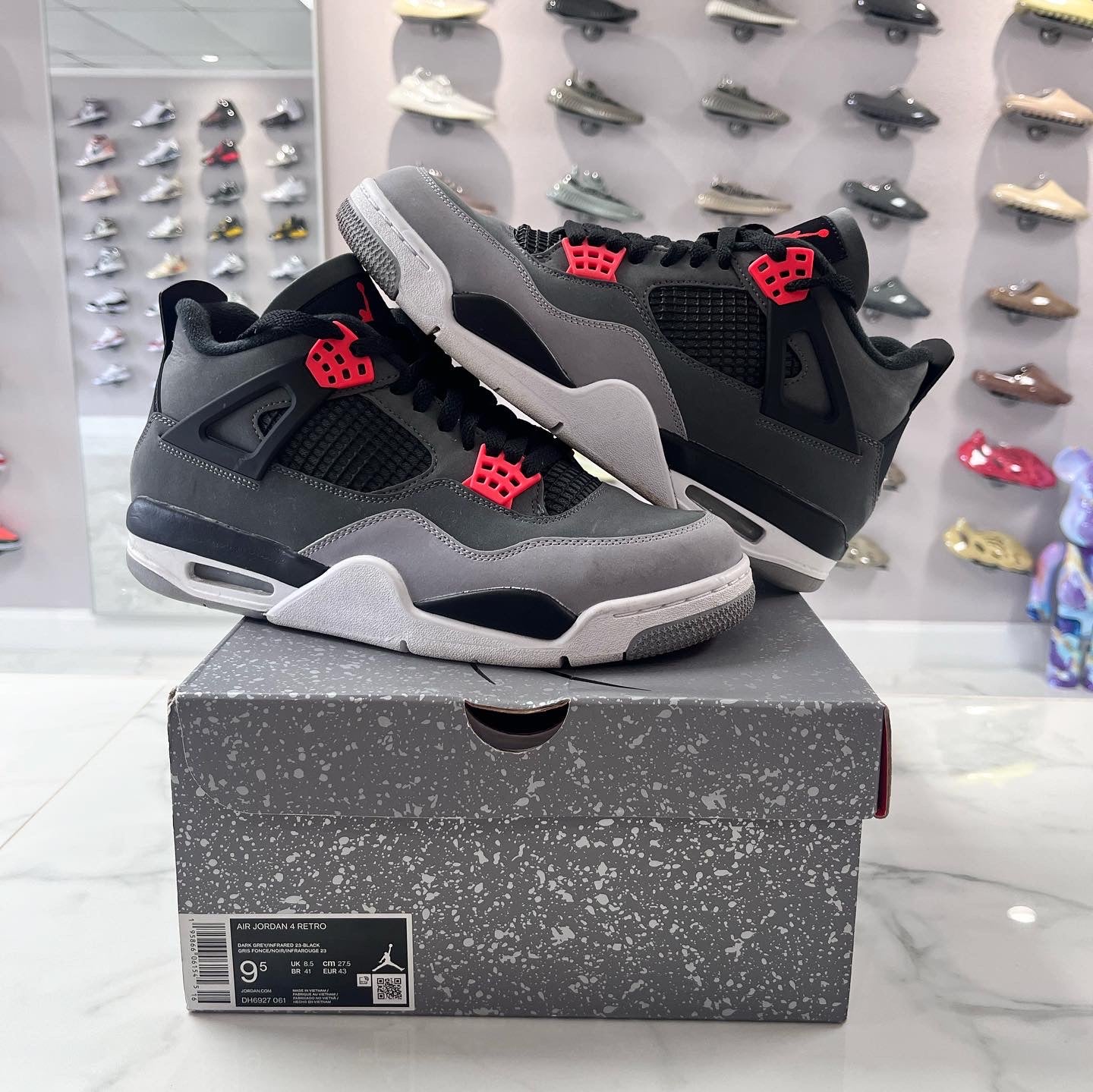 Jordan 4 Retro Infrared (PREOWNED)