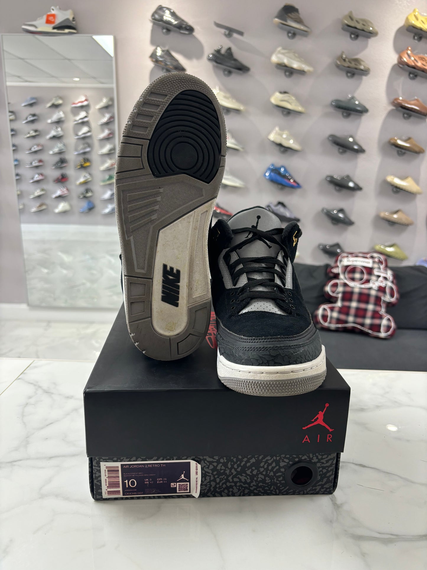 Jordan 3 Retro Tinker Black Cement Gold (PREOWNED)