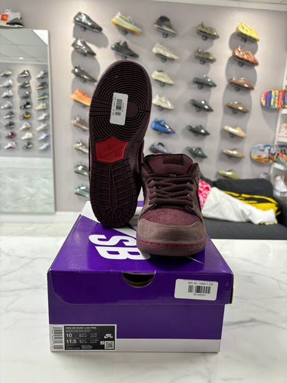 Nike SB Dunk Low City of Love Burgundy Crush (PREOWNED)
