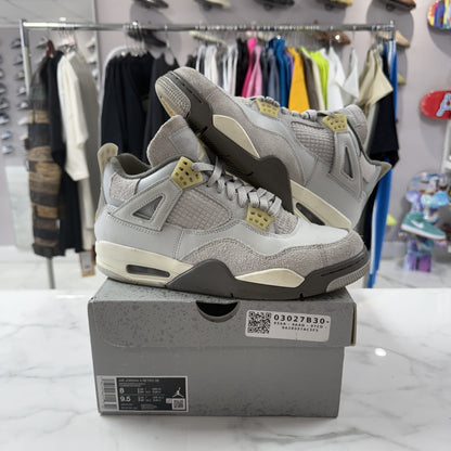 Jordan 4 Retro SE Craft Photon Dust (PREOWNED)