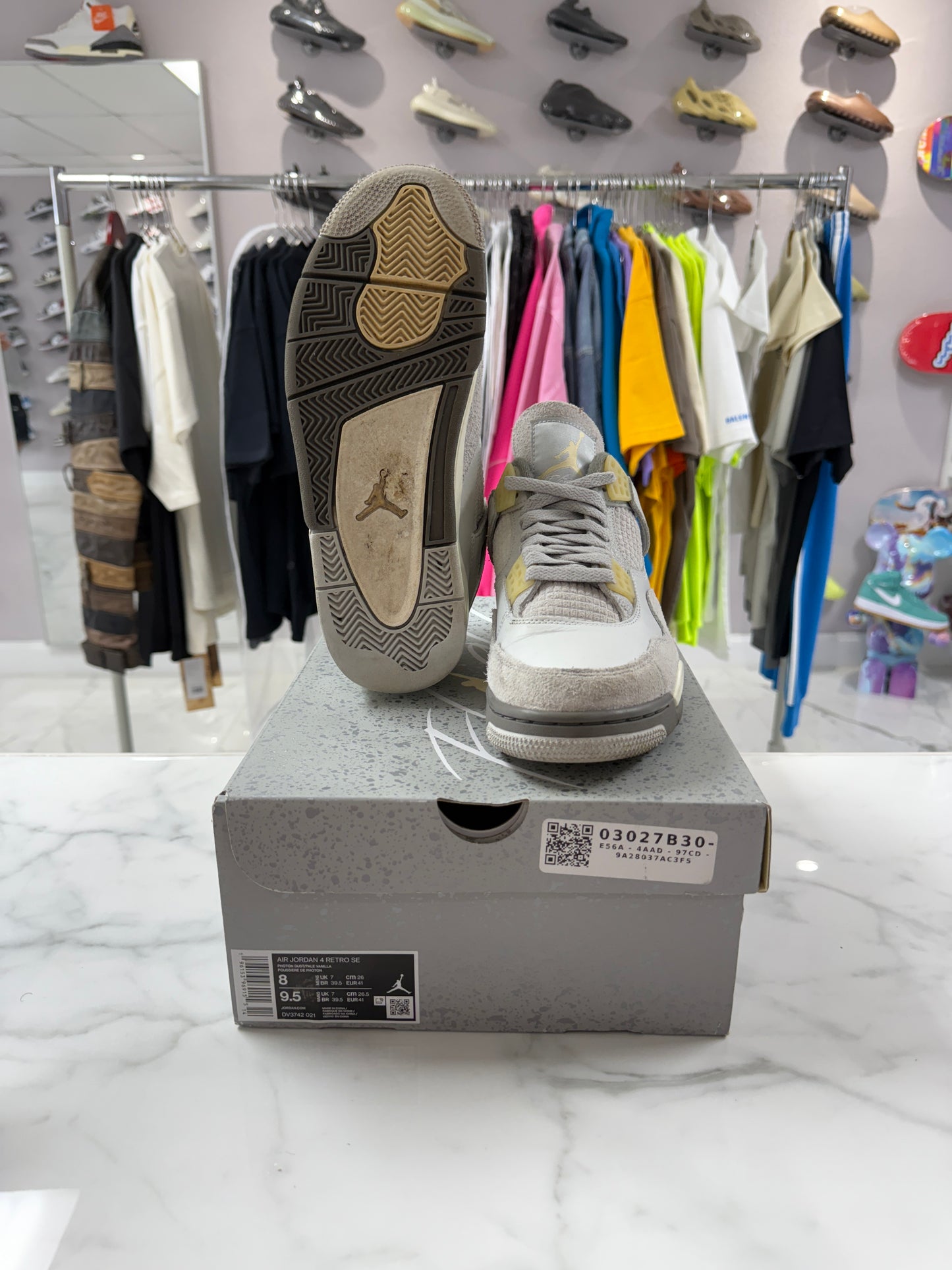 Jordan 4 Retro SE Craft Photon Dust (PREOWNED)