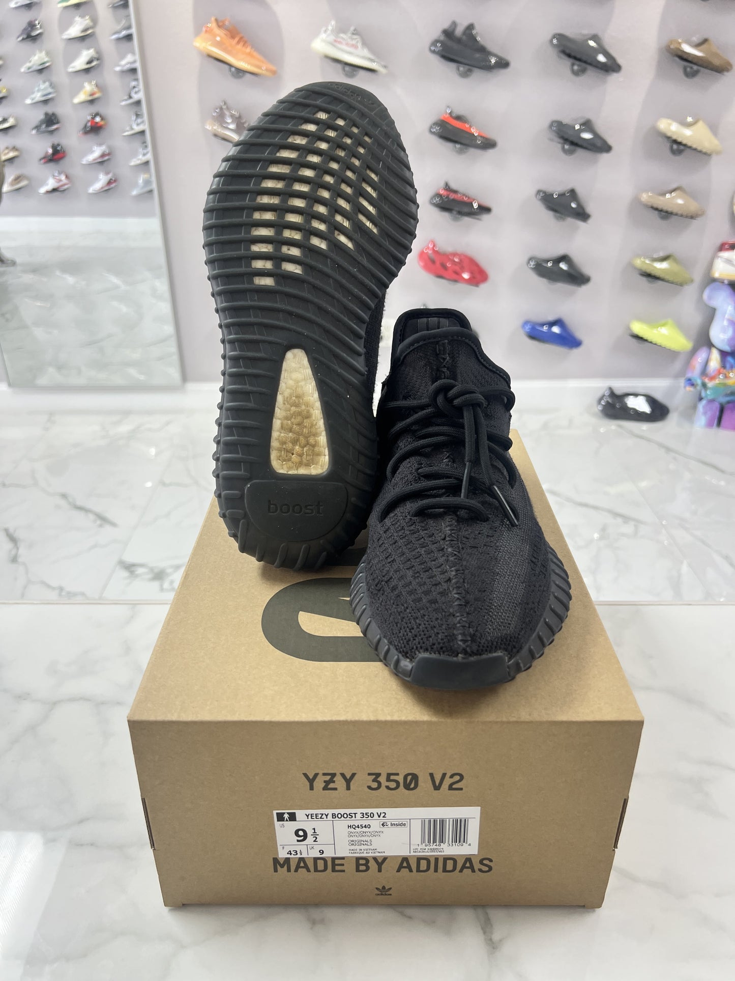 Yeezy Boost 350 V2 Onyx (PREOWNED)