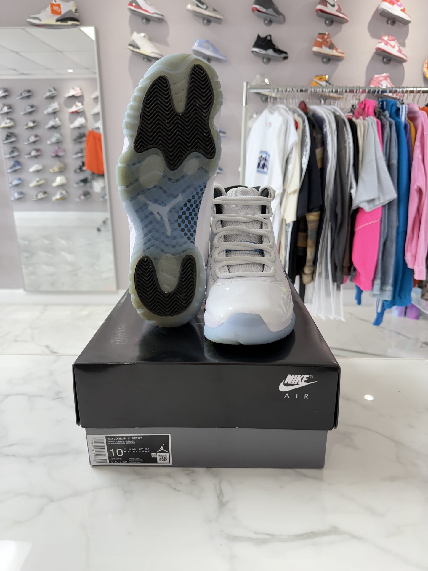 Jordan 11 Retro Legend Blue (2024) (PREOWNED)