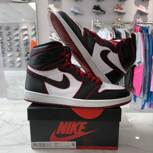 Jordan 1 Retro High Bloodline (PREOWNED)