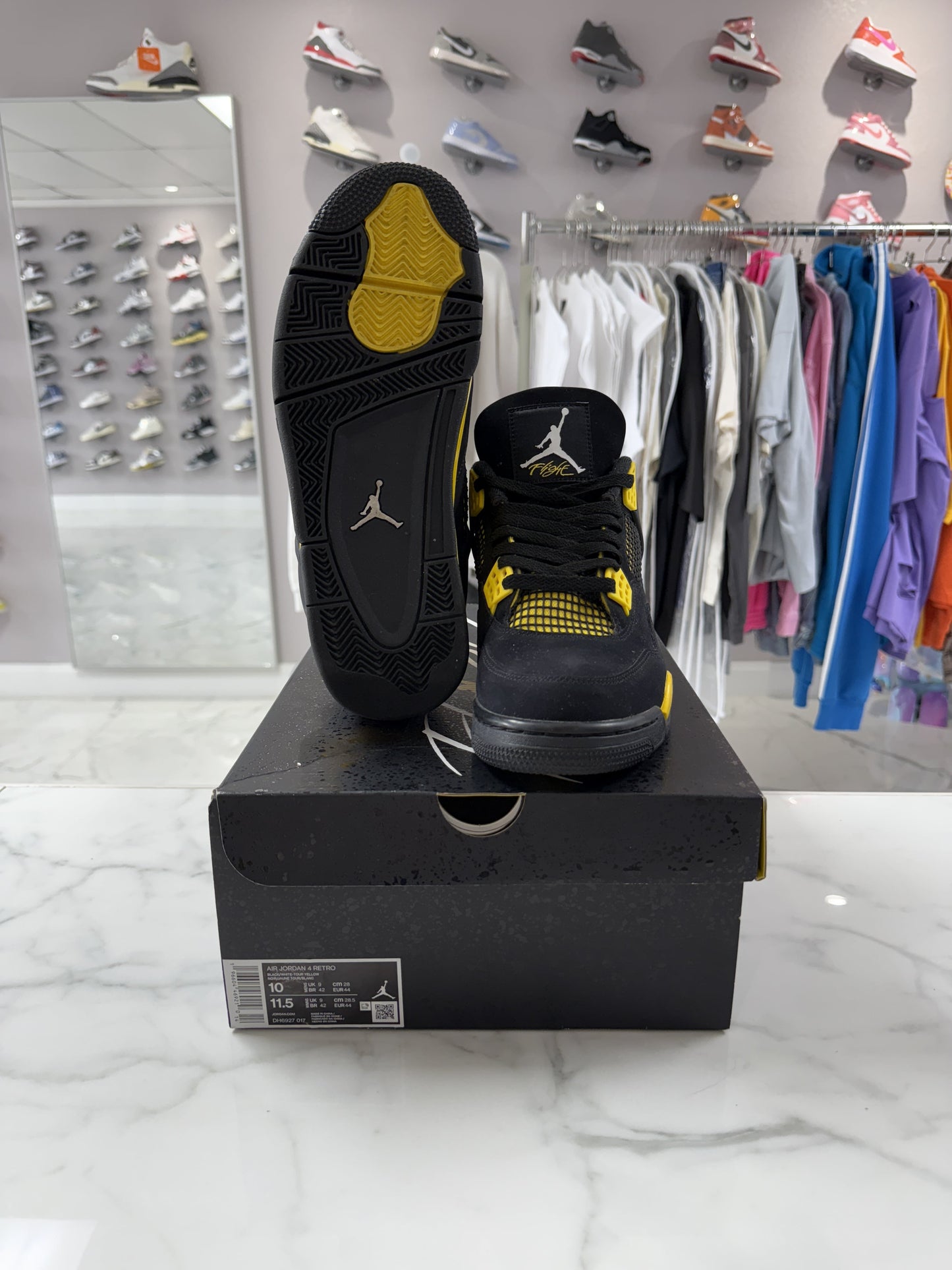 Jordan 4 Retro Thunder (2023) (PREOWNED)