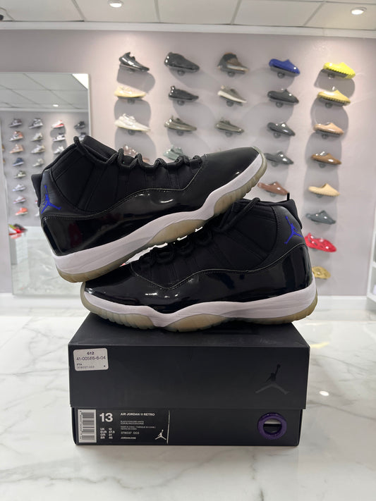 Jordan 11 Retro Space Jam (2016) (PREOWNED)