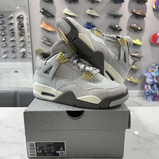 Jordan 4 Retro SE Craft Photon Dust (PREOWNED)