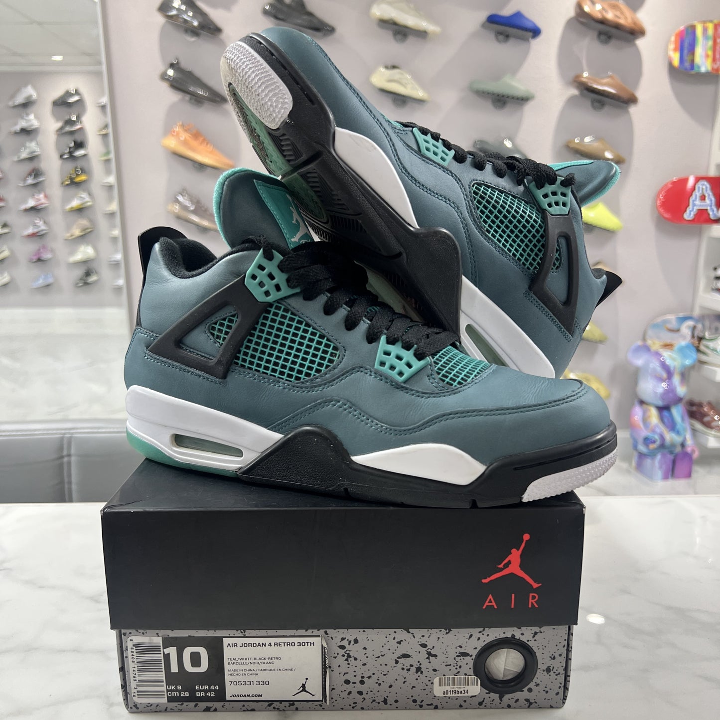 Jordan 4 Retro Teal (PREOWNED)