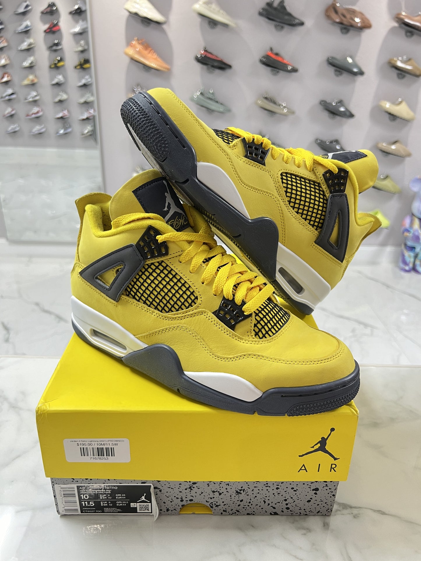 Jordan 4 Retro Lightning (2021) (PREOWNED)