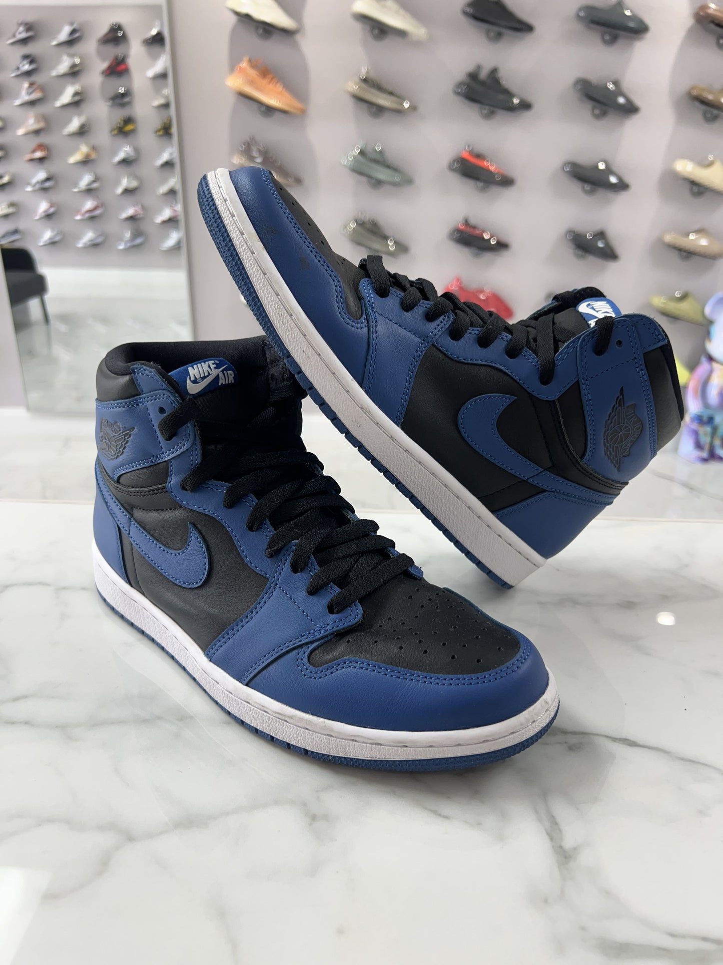 Jordan 1 Retro High OG Dark Marina Blue (PREOWNED)