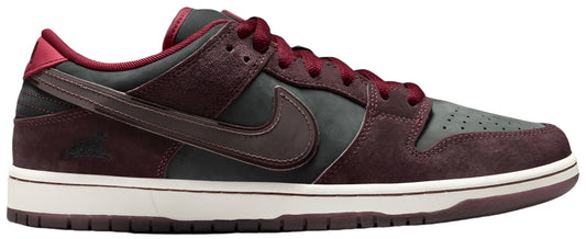 Nike SB Dunk Low Riot Skateshop