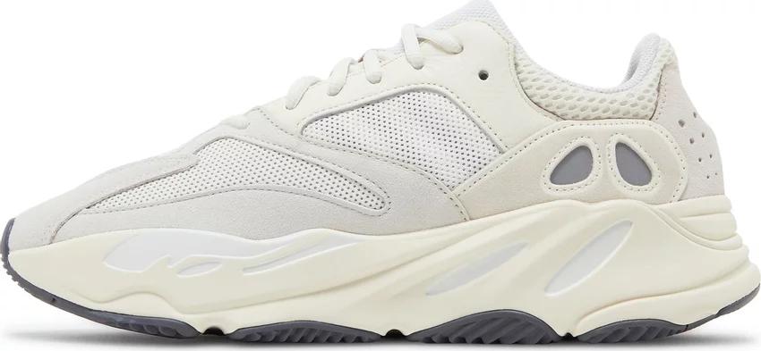 Yeezy Boost 700 Analog