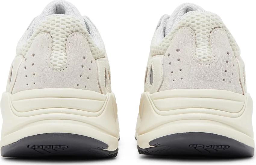Yeezy Boost 700 Analog